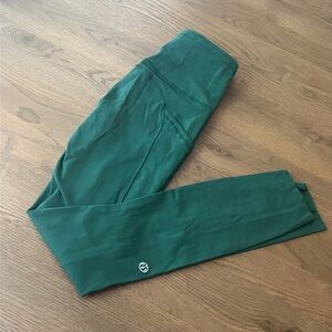 Lululemon fast and free leggings with pockets. Size 0. 7/8 length.